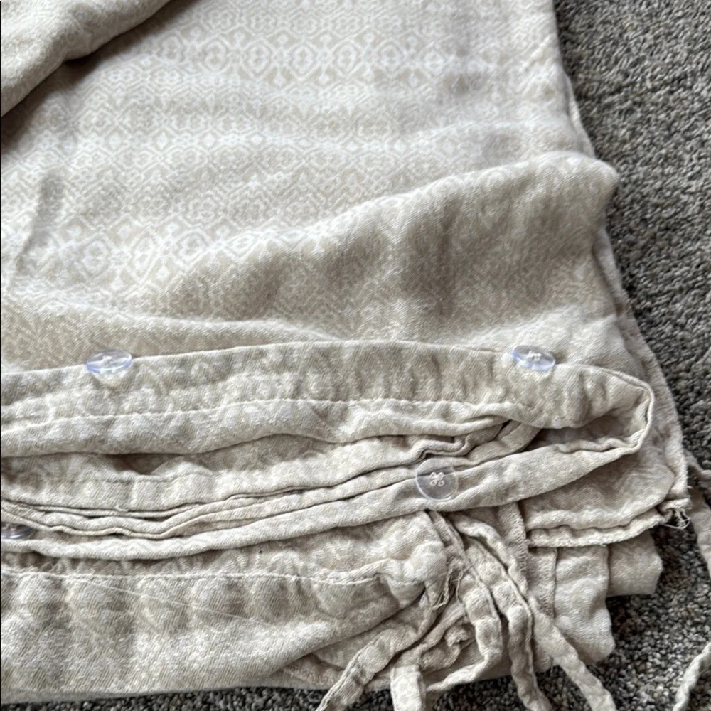 West Elm Cream/Natural Duvet Cover Queen subtle Geo print